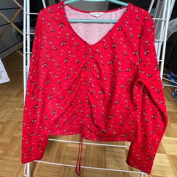 Red shirt with adjustable cover - Picture 1 of 4